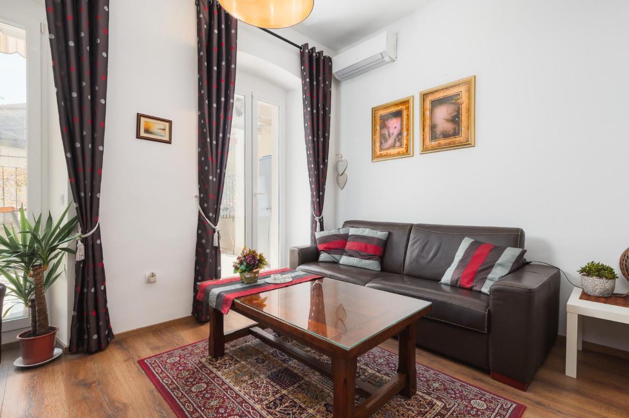 Apartament Nina *